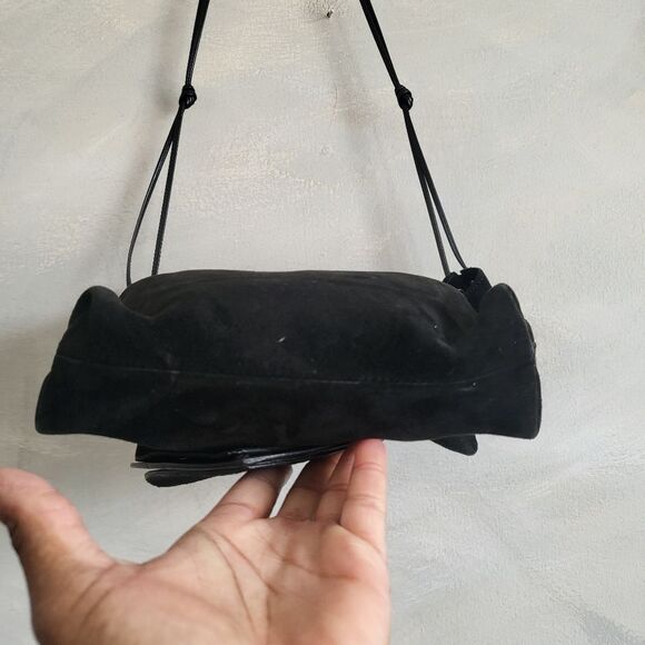 GUCCI Suede Heart Black Shoulder Bag Leather Stitch Side 10 x 9 Rare Unique - Picture 8 of 12